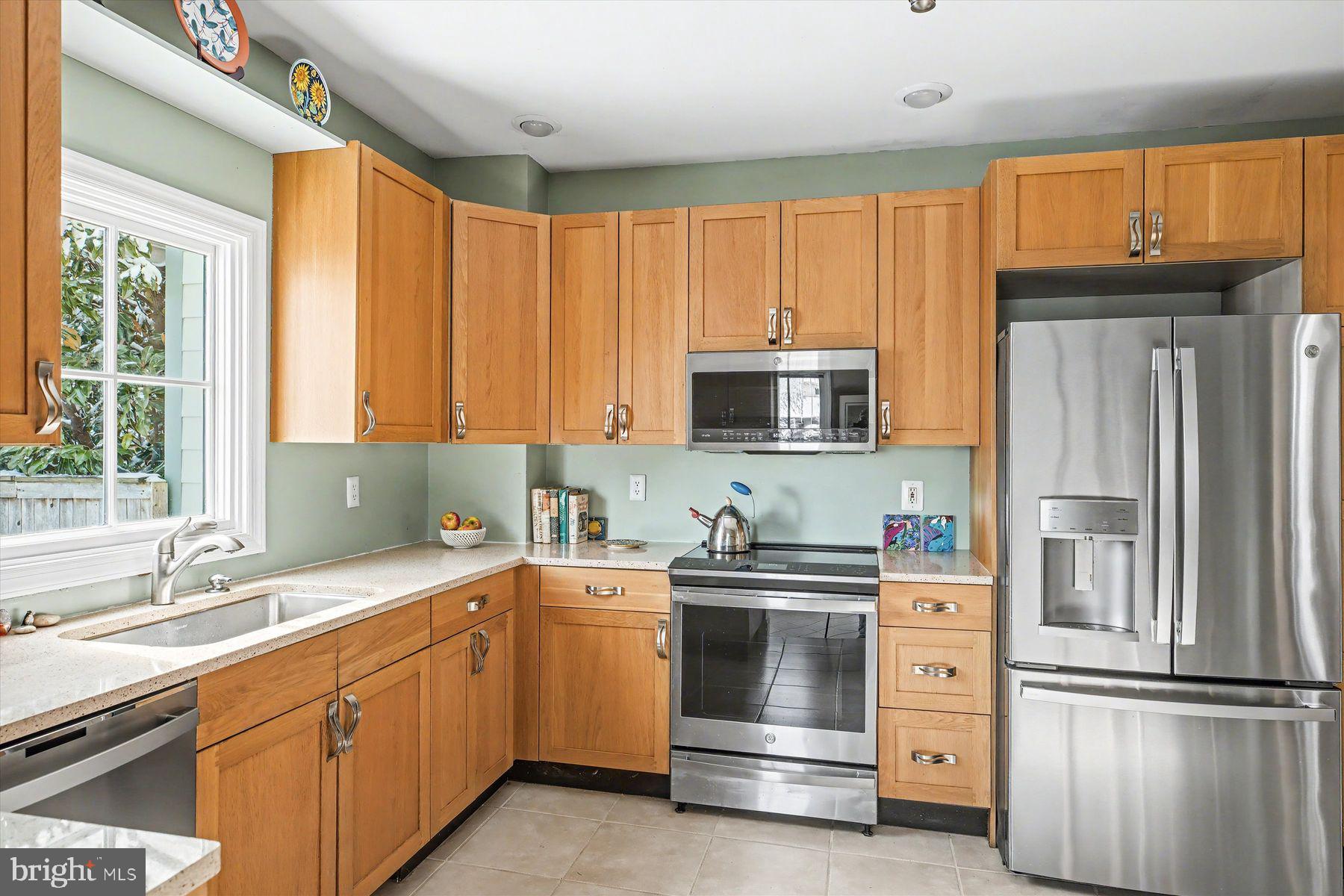 55 BUTTONWOOD STREET