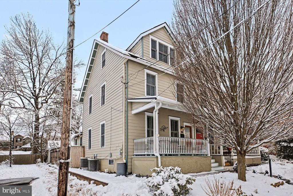 55 BUTTONWOOD STREET