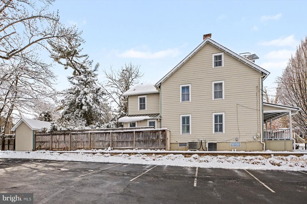 55 BUTTONWOOD STREET