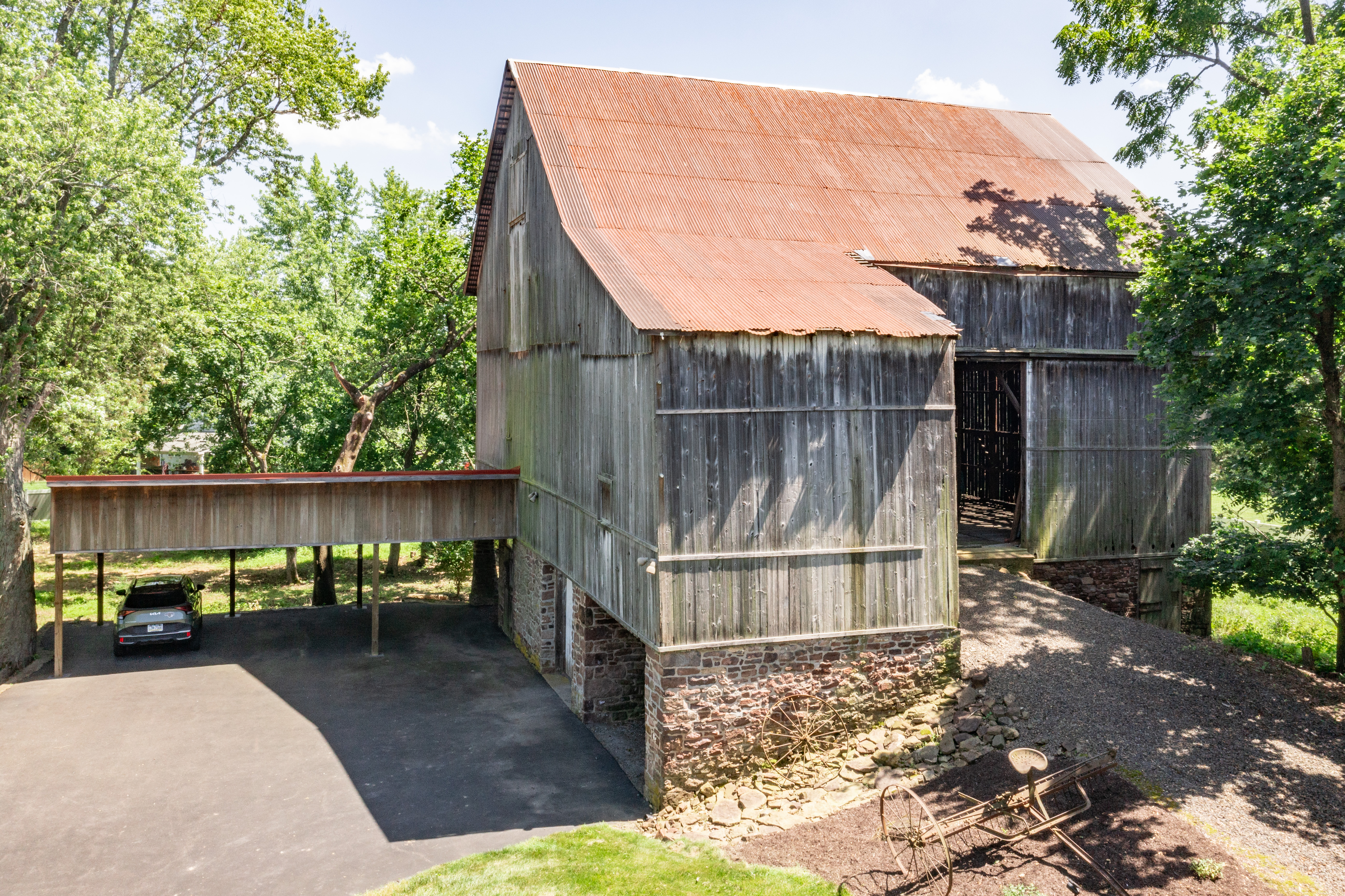 2297 Warwick Road 