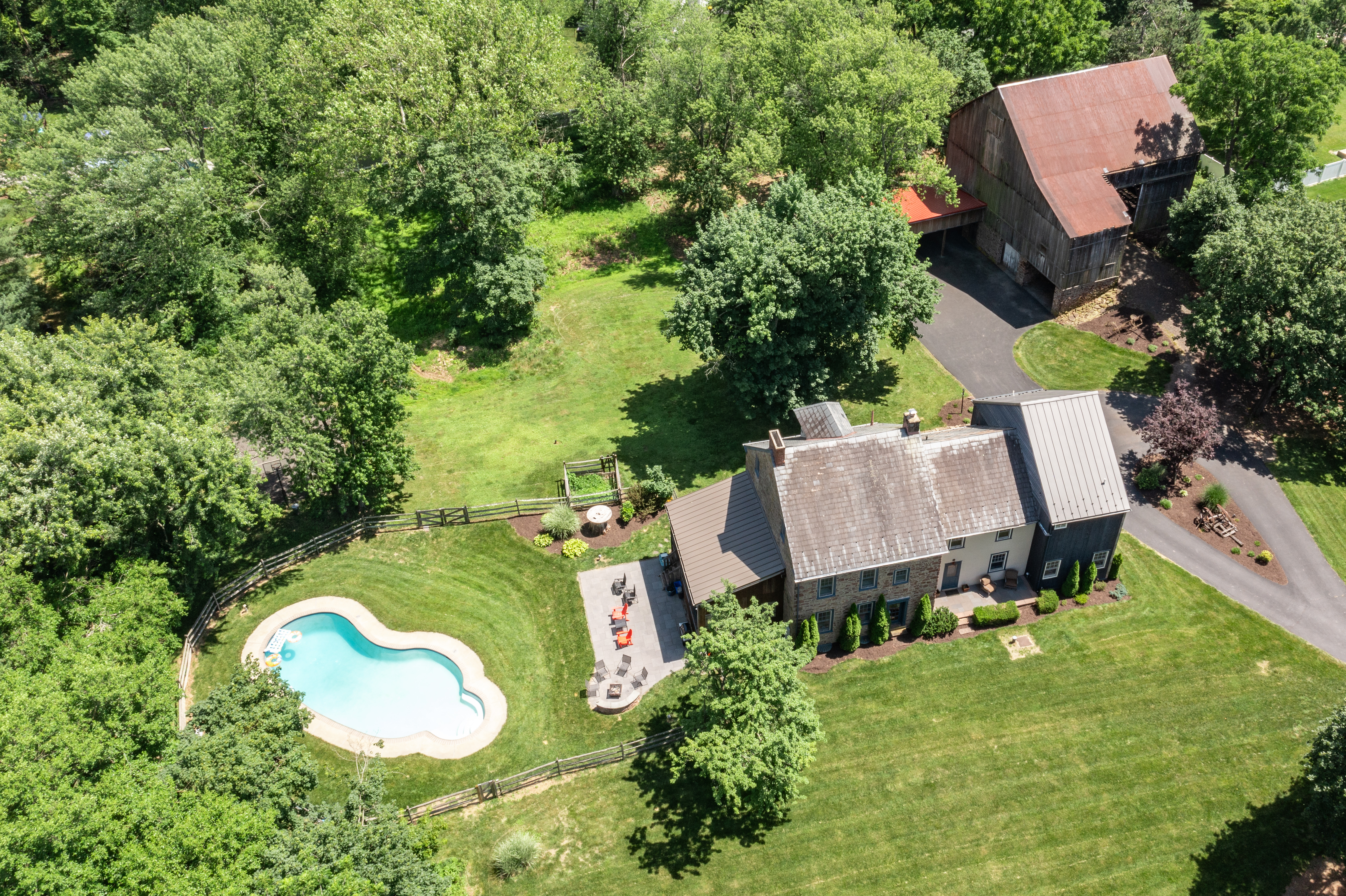 2297 Warwick Road 