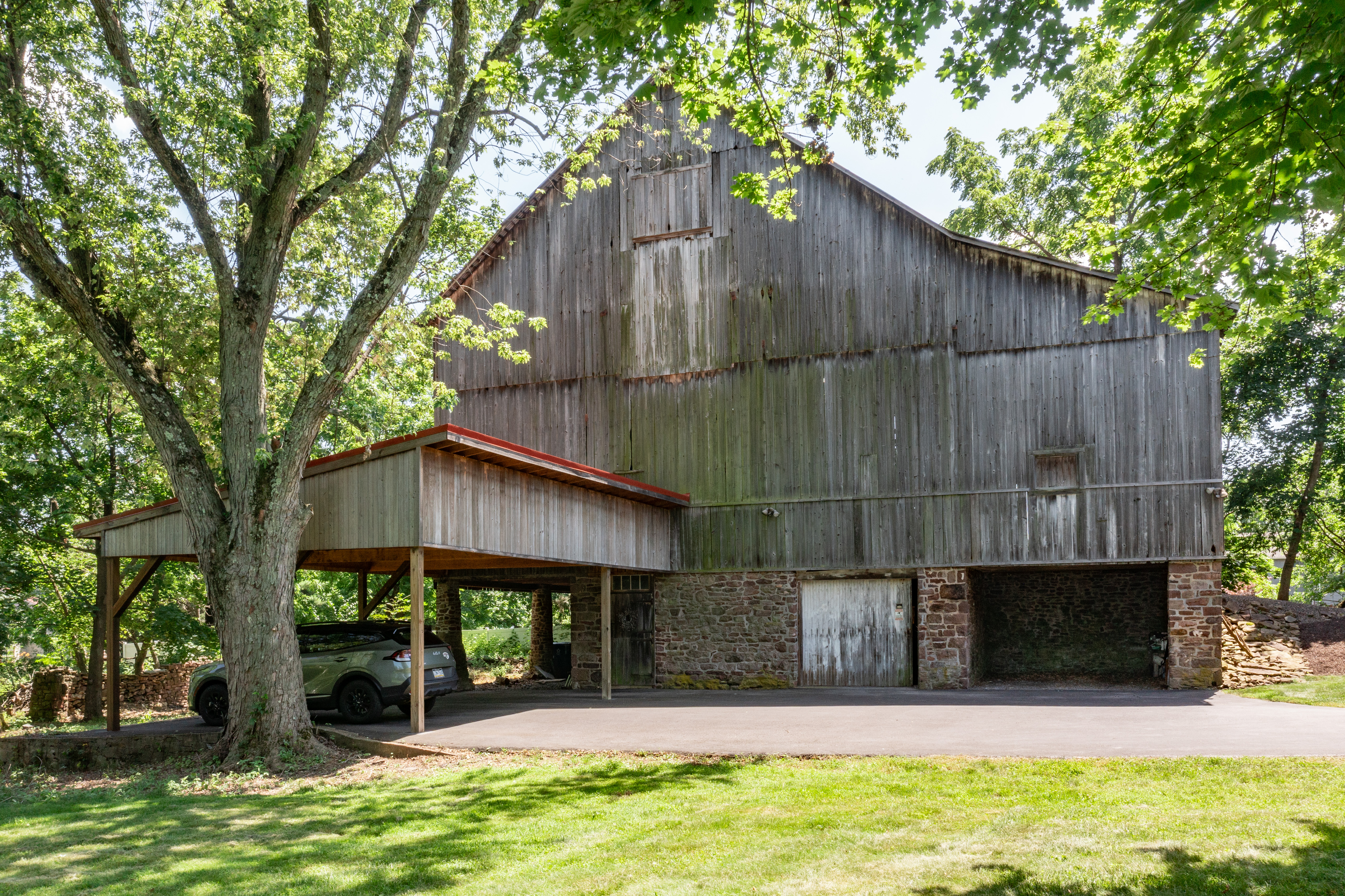 2297 Warwick Road 