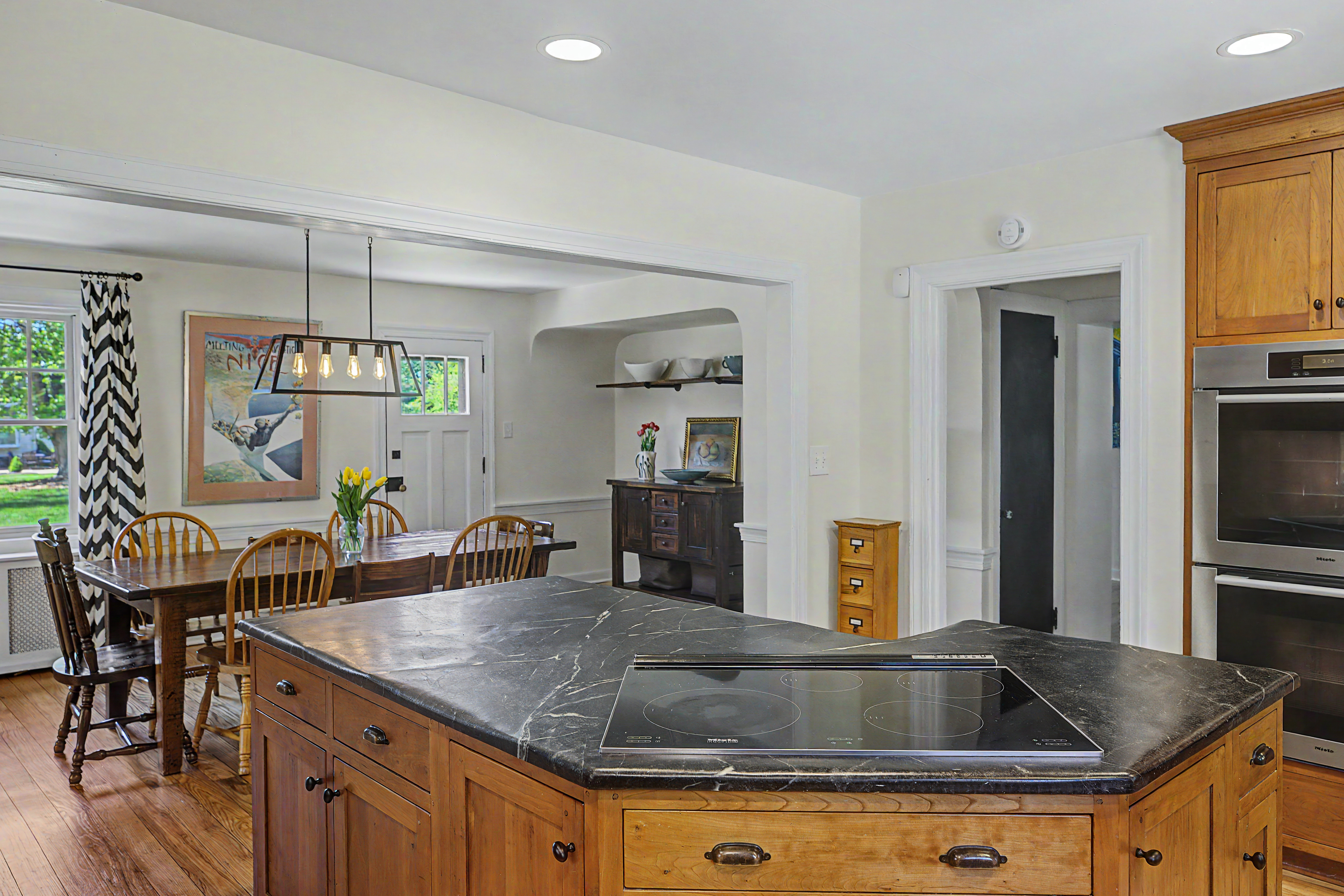 2297 Warwick Road 