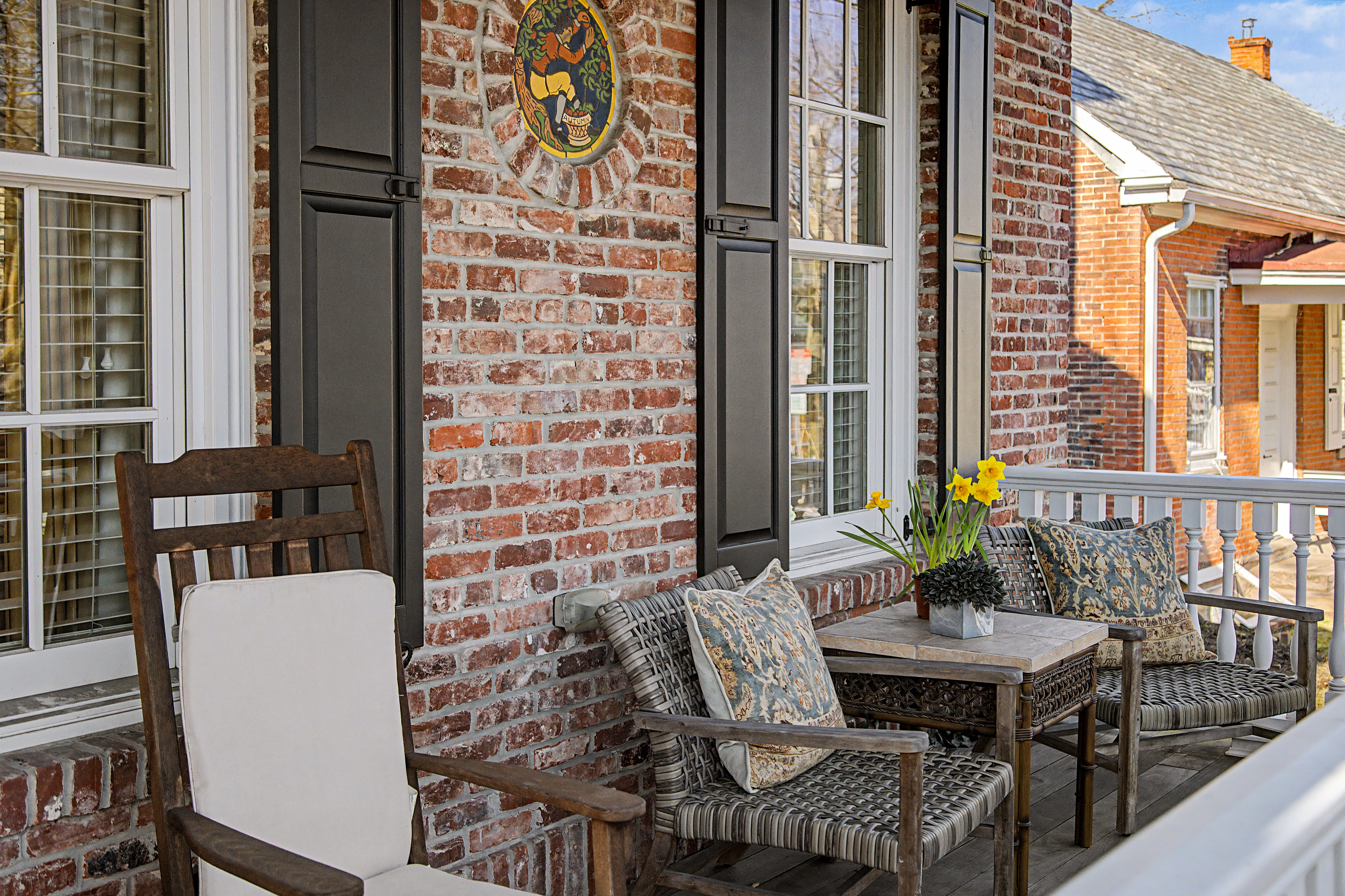 85 East Oakland Avenue 