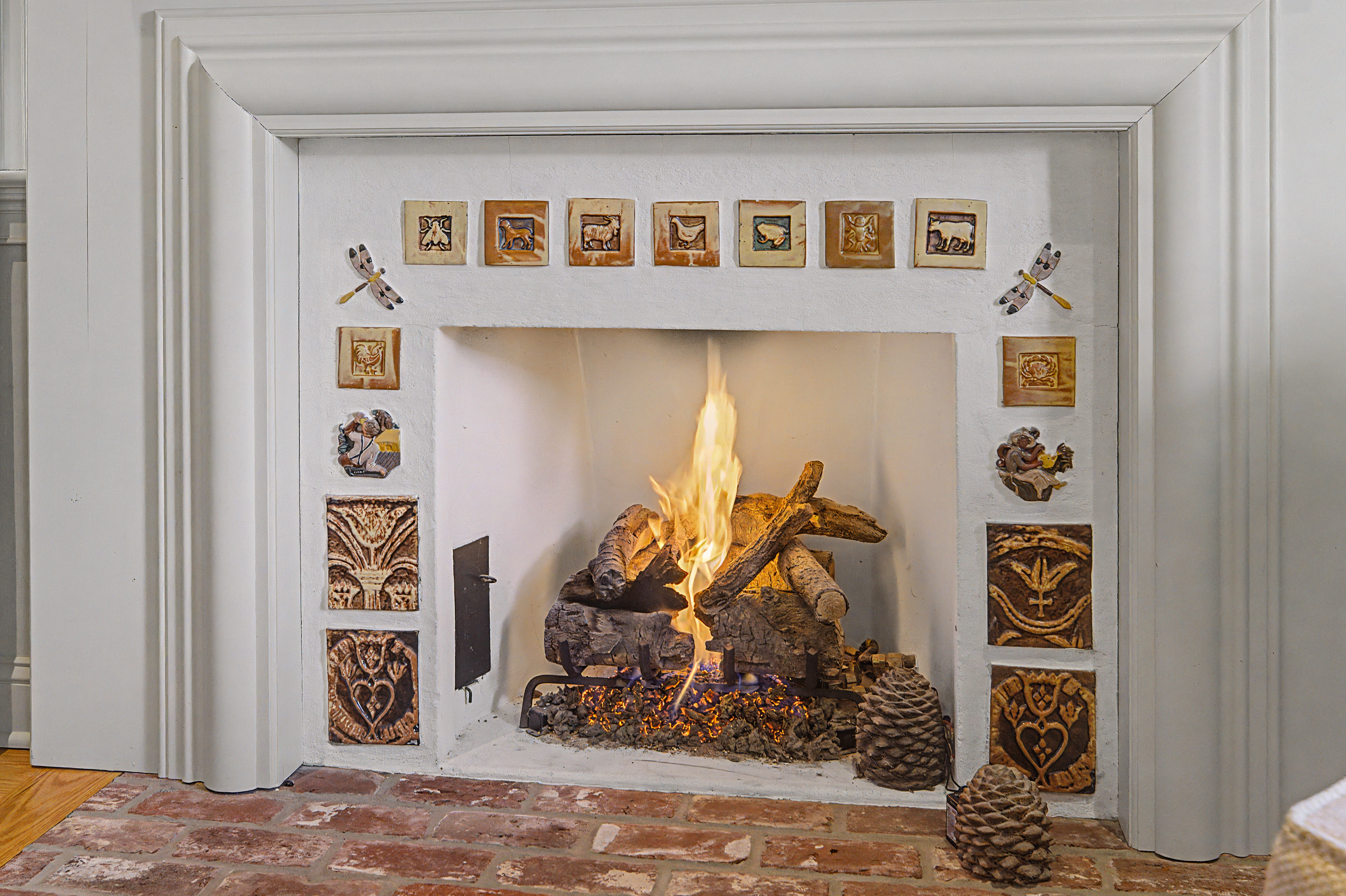 85 East Oakland Avenue 