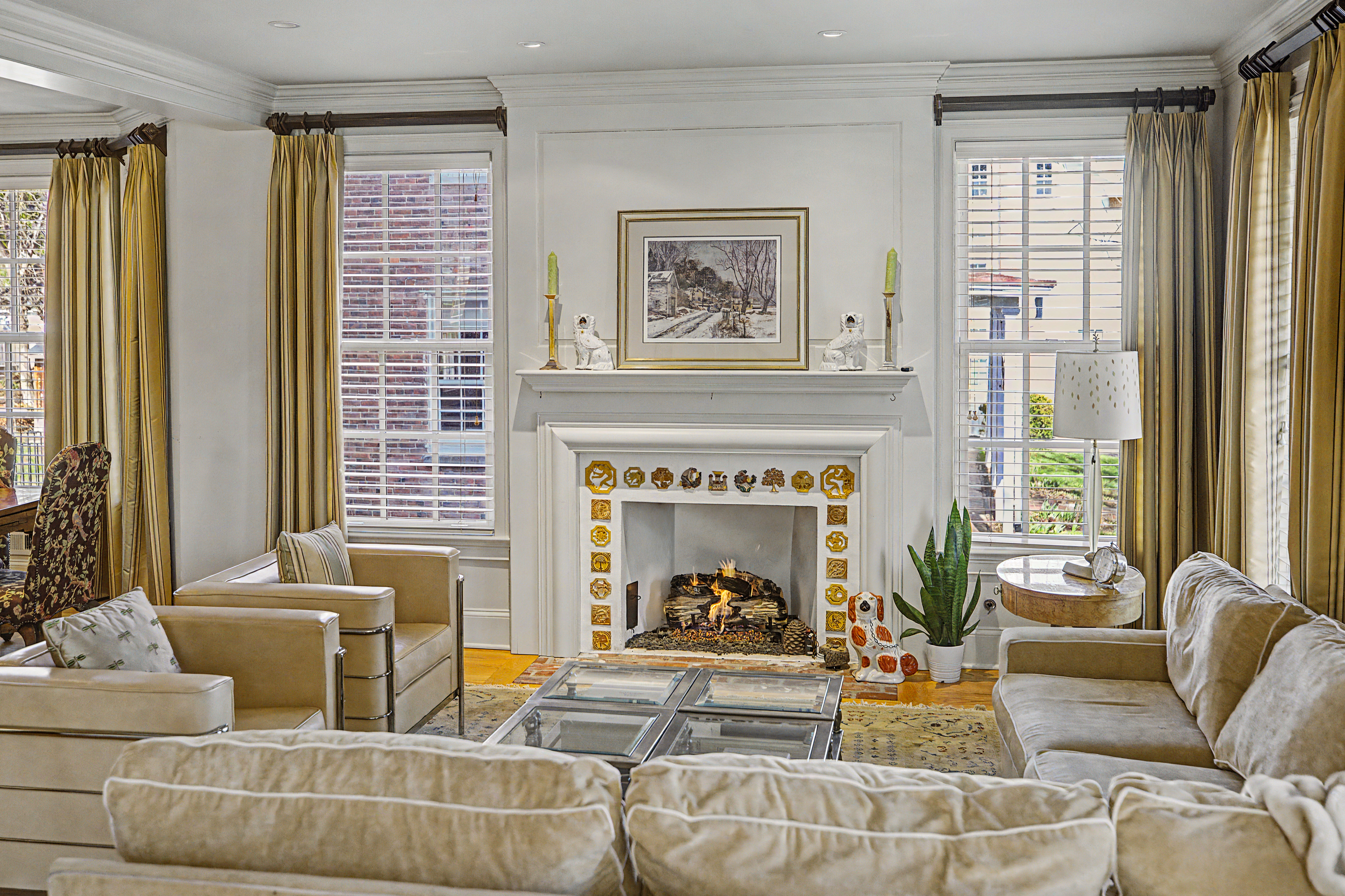 85 East Oakland Avenue 