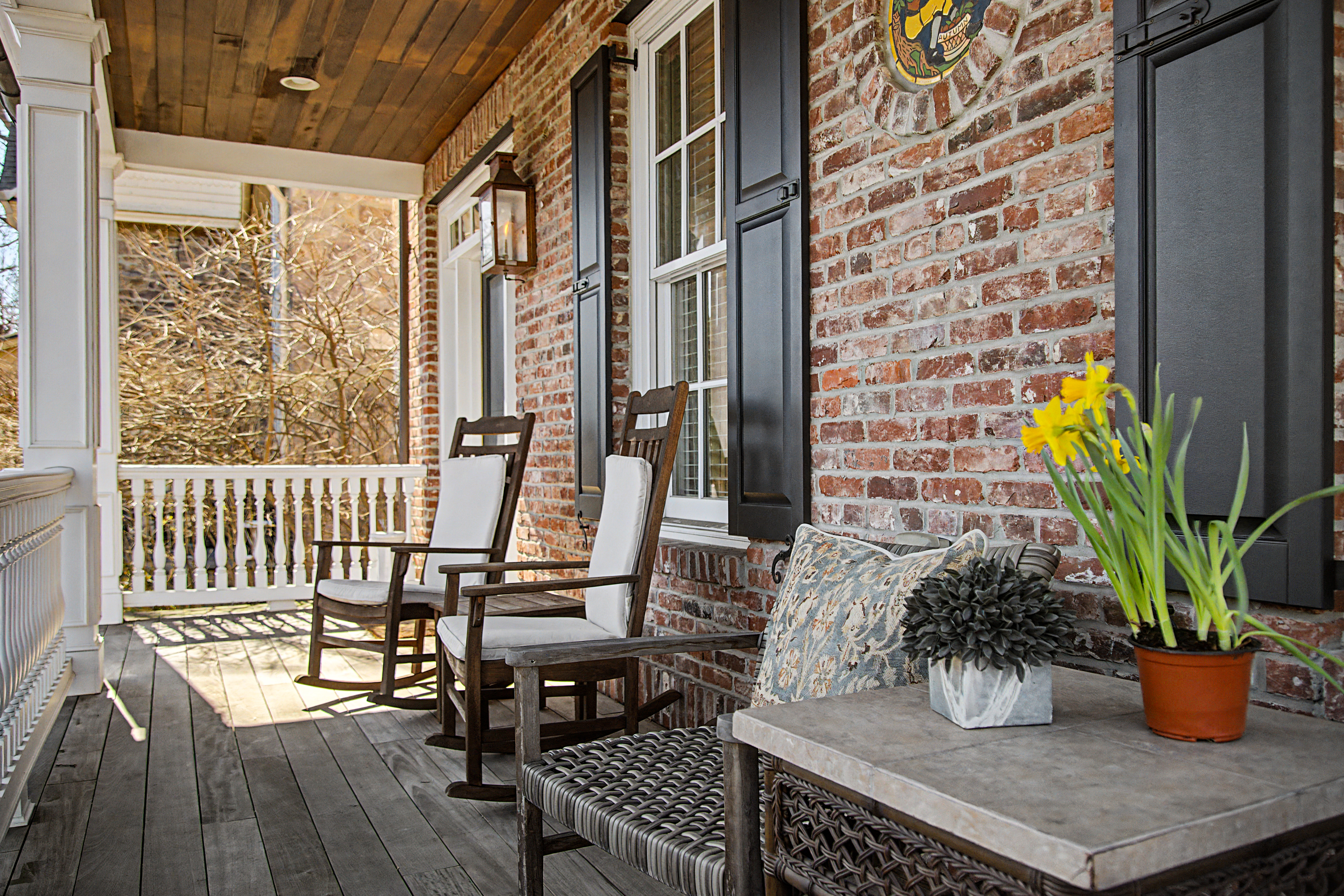 85 East Oakland Avenue 