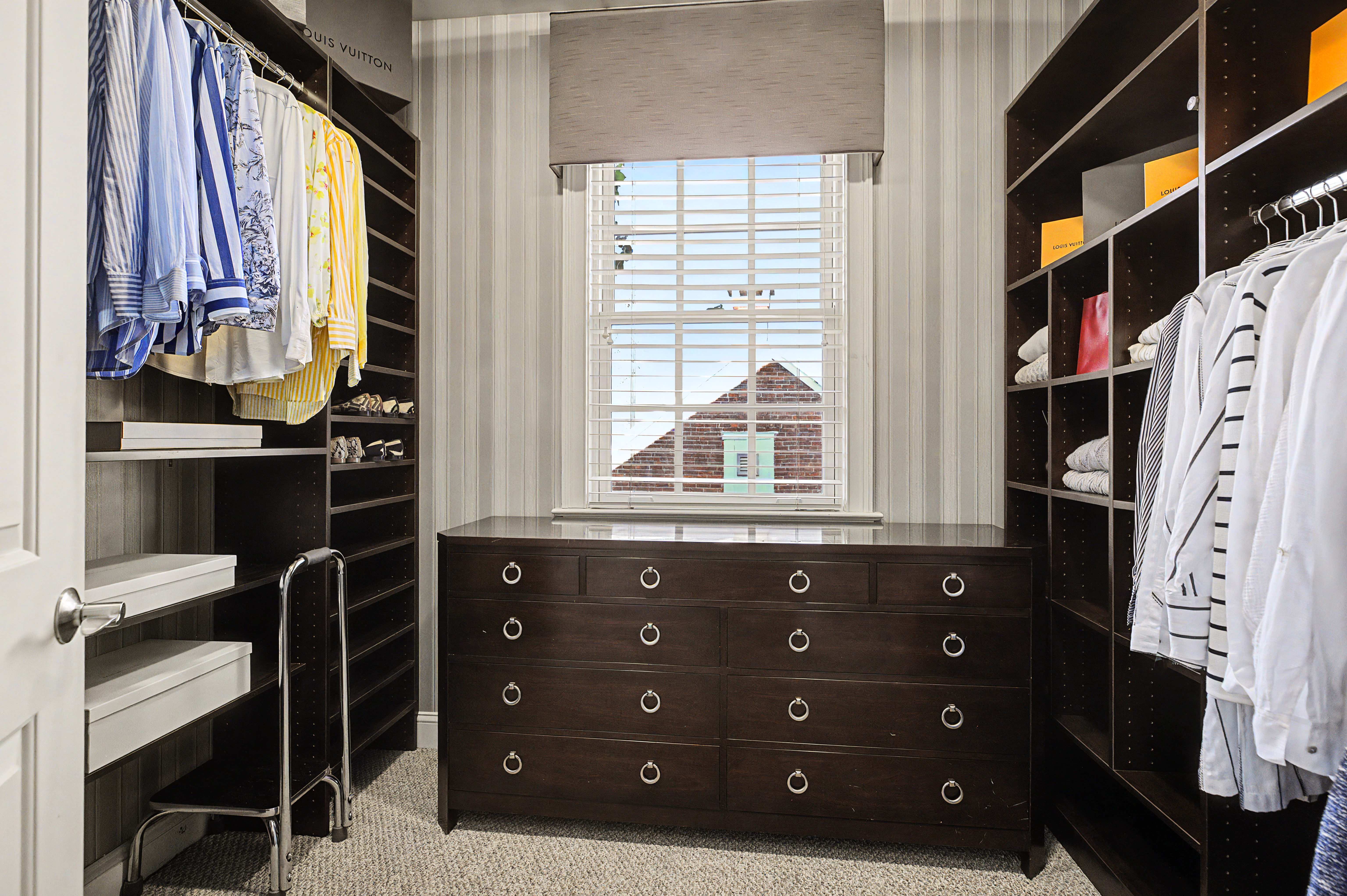 85 East Oakland Avenue 