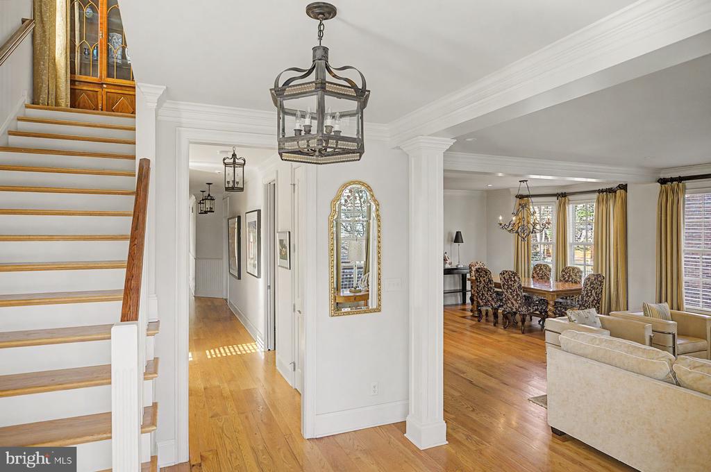 85 E OAKLAND AVENUE