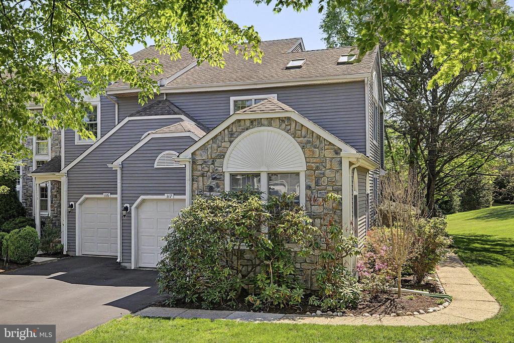 117 GREENBROOK COURT