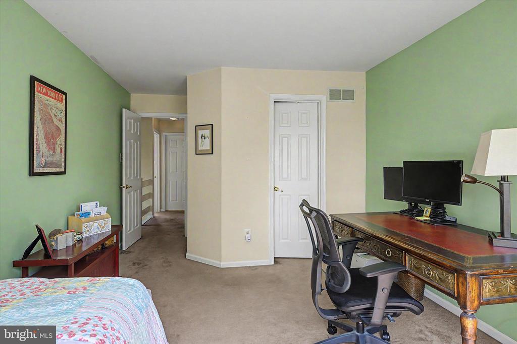 117 GREENBROOK COURT
