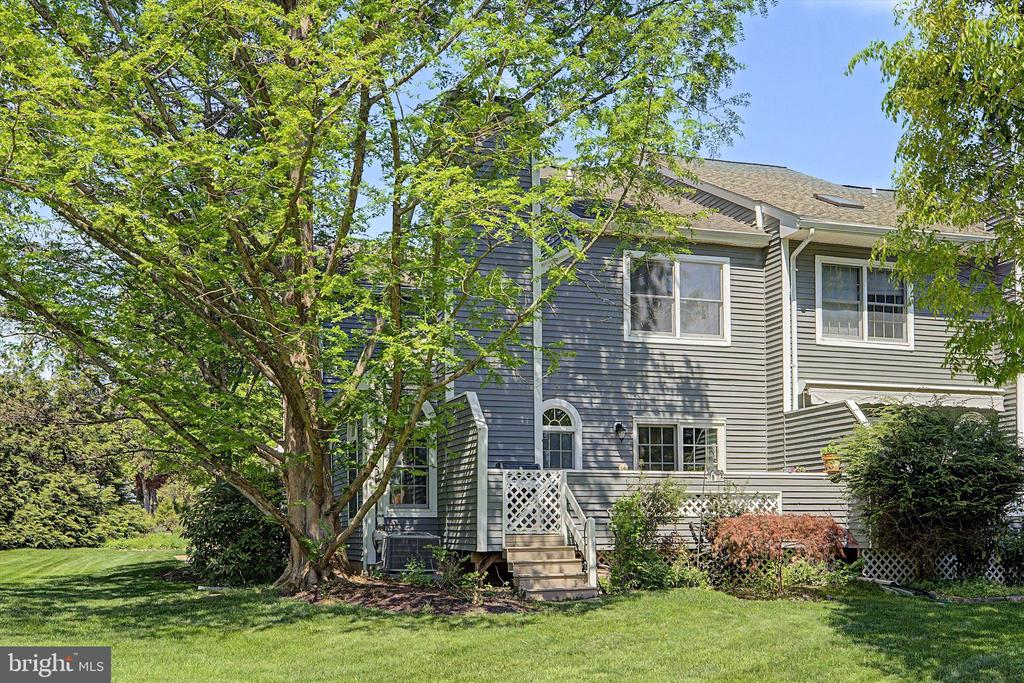 117 GREENBROOK COURT