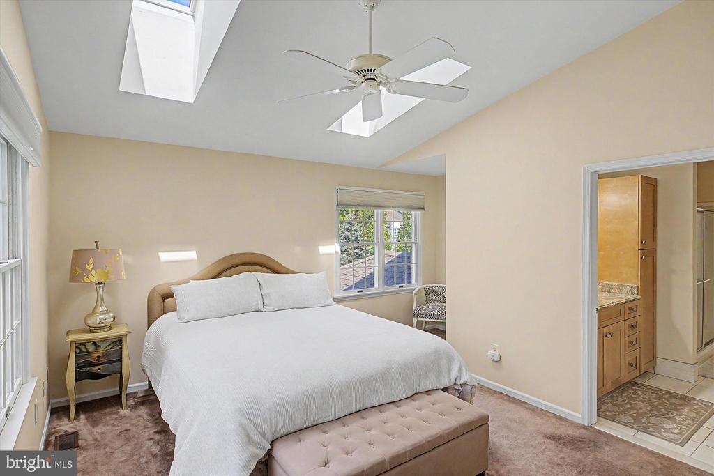 117 GREENBROOK COURT