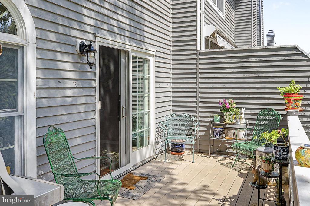 117 GREENBROOK COURT