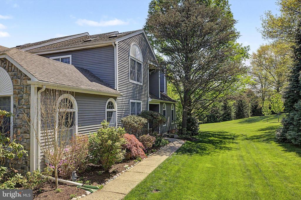 117 GREENBROOK COURT