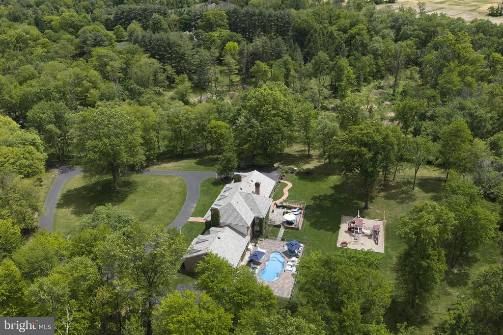 4 WOODLAND ROAD