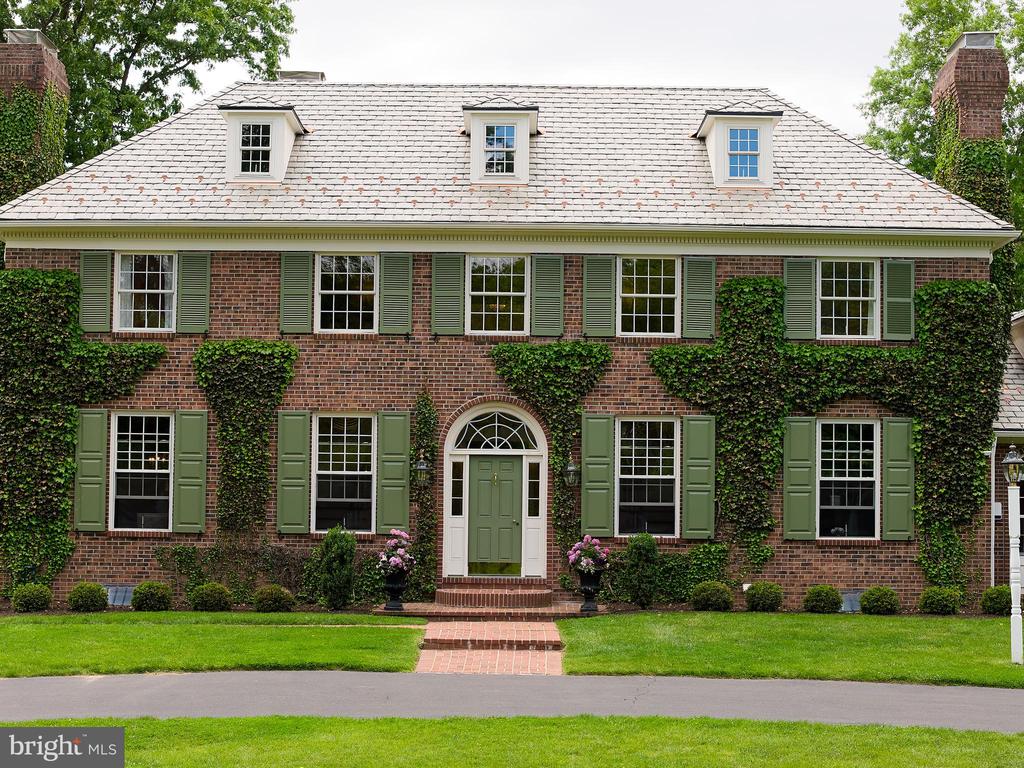 4 WOODLAND ROAD