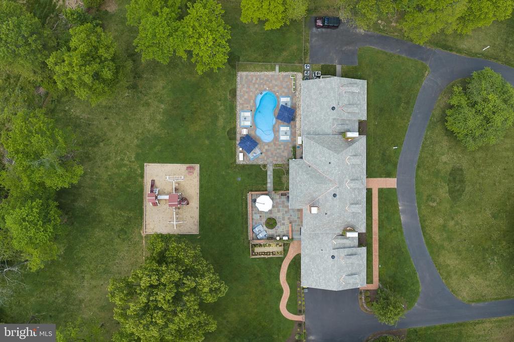 4 WOODLAND ROAD