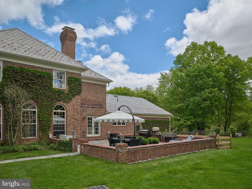 4 WOODLAND ROAD