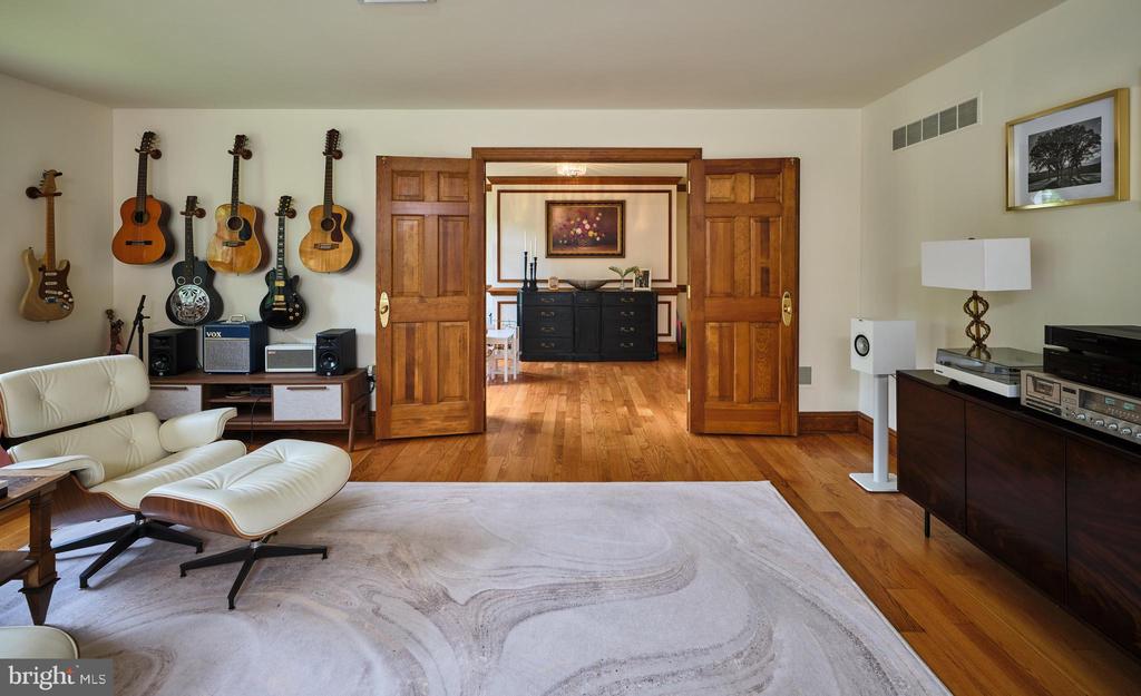 4 WOODLAND ROAD