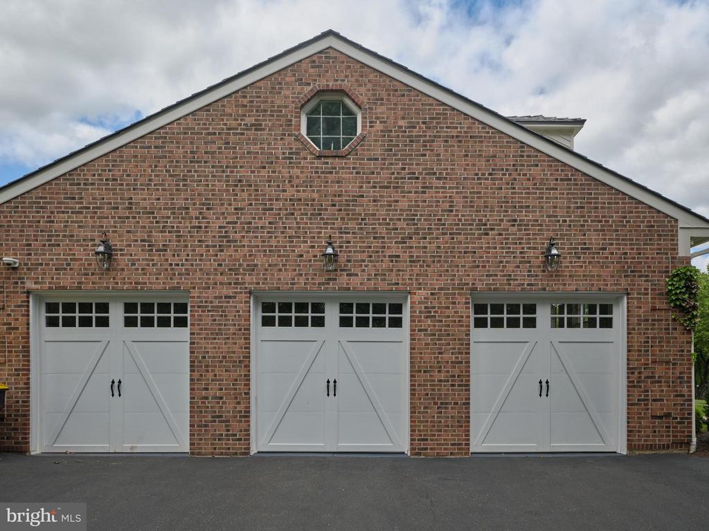 4 WOODLAND ROAD