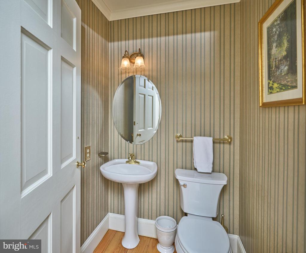 4 WOODLAND ROAD