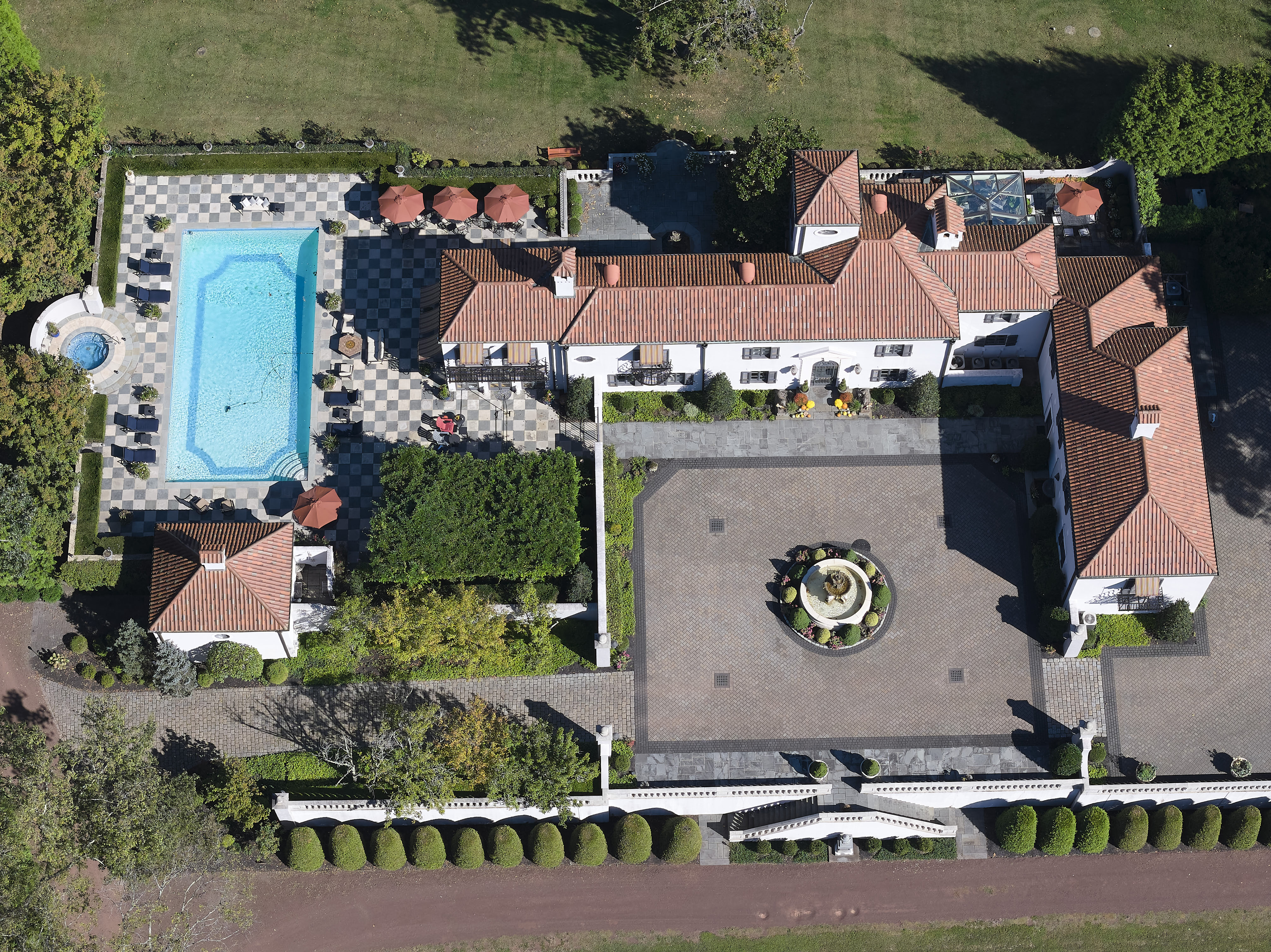 3052 River Road 