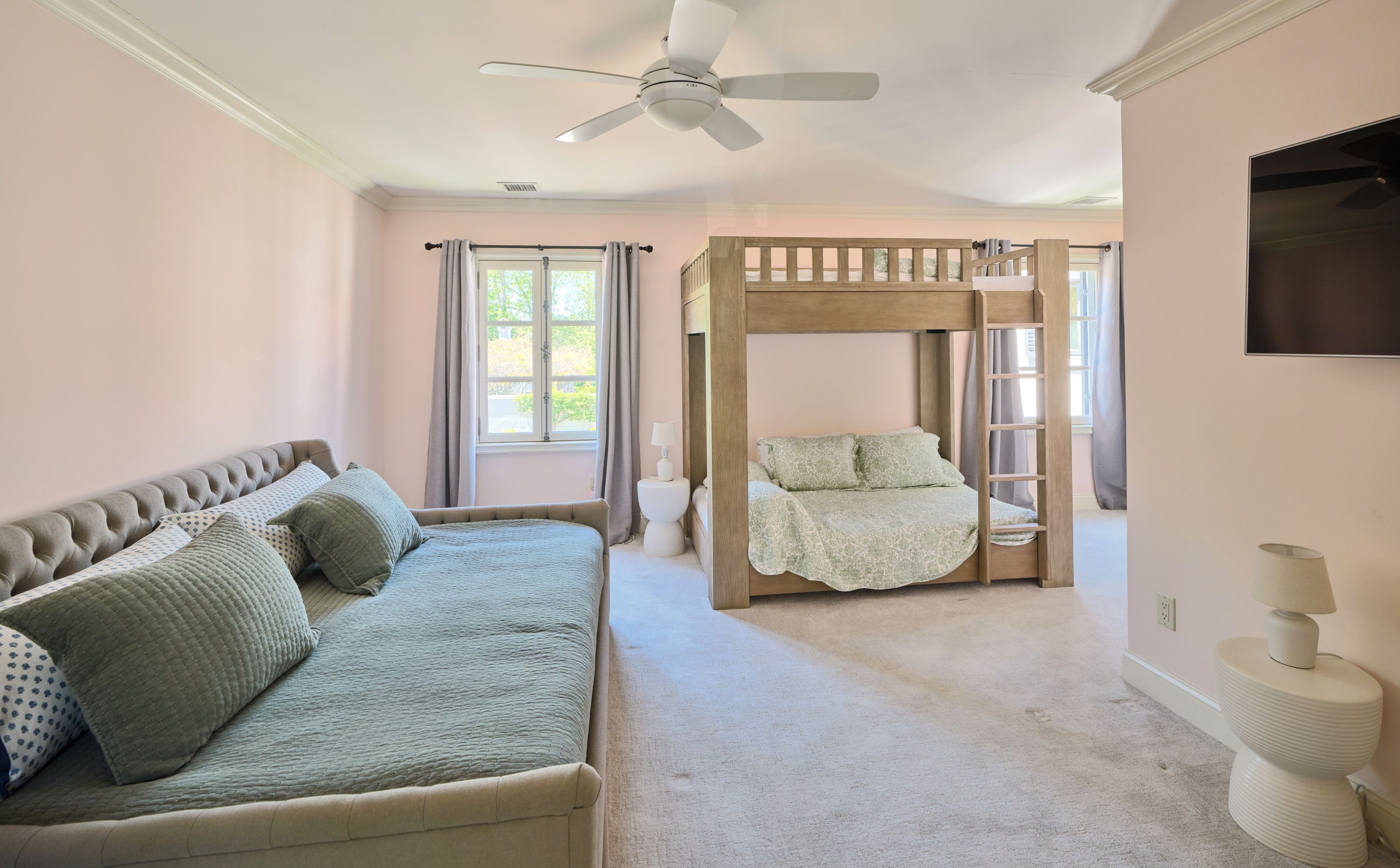 3052 River Road 