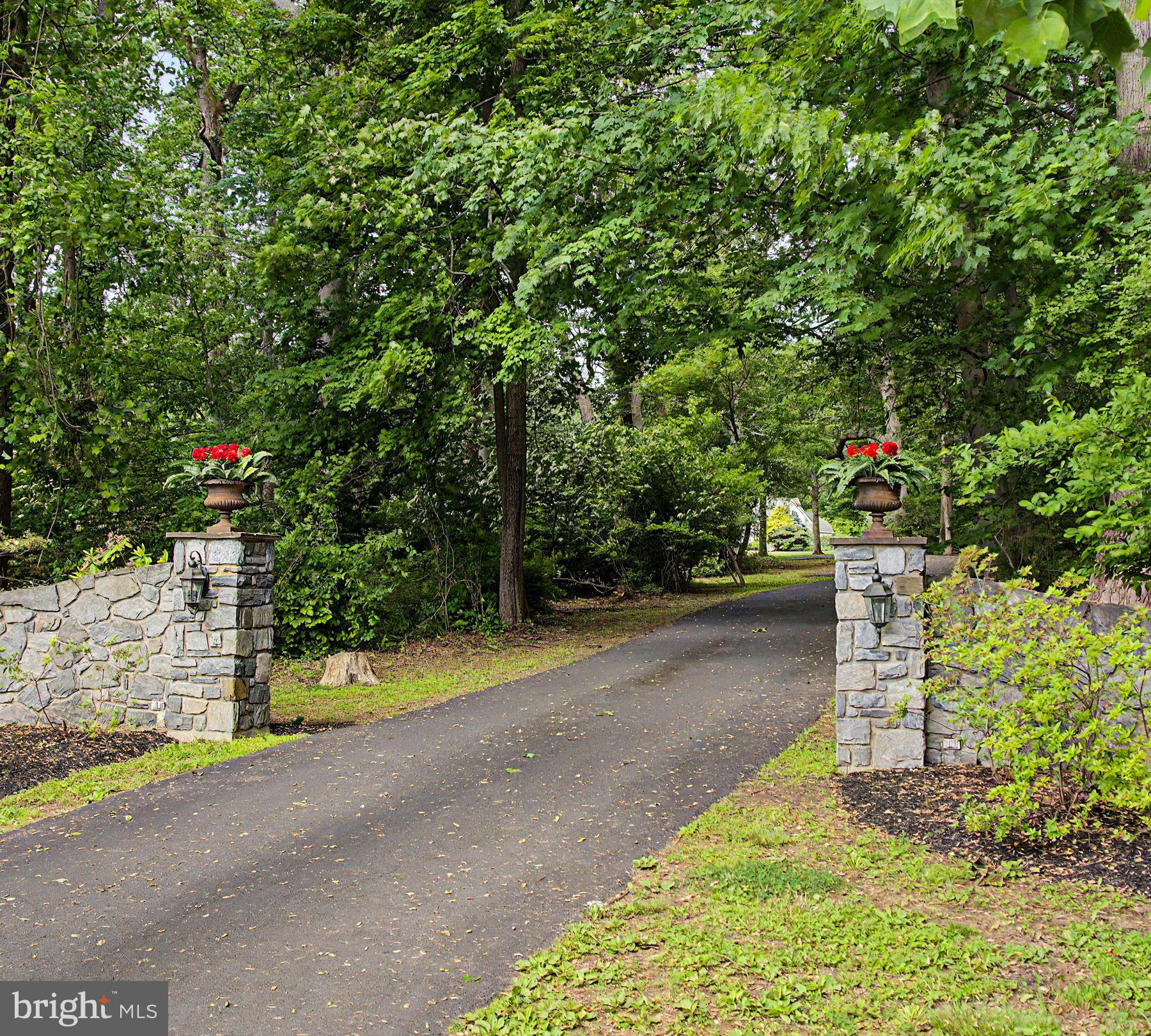 6025 STONEY HILL ROAD