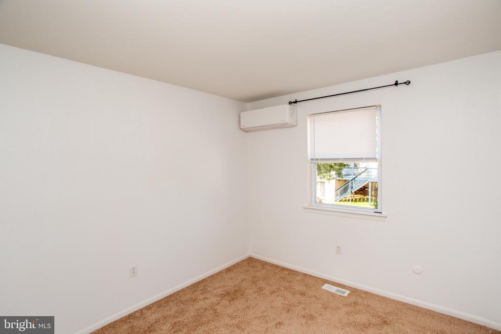 1437 ATTERBURY WAY