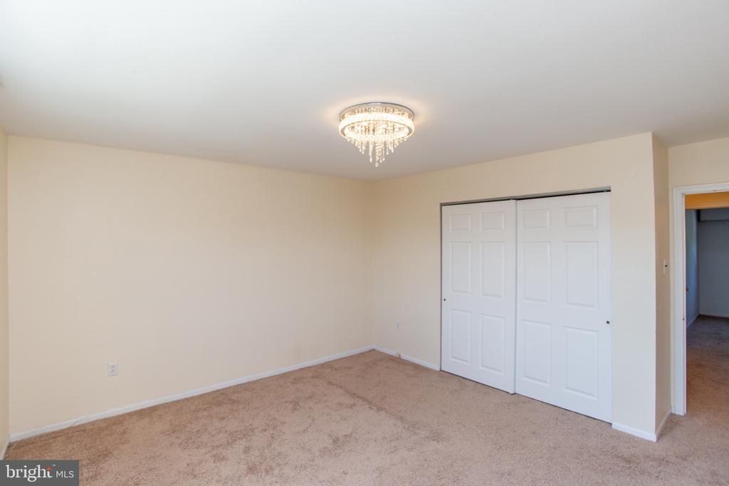 1437 ATTERBURY WAY