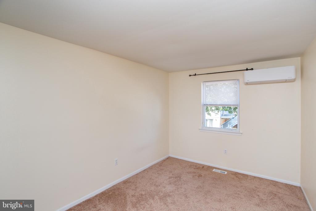 1437 ATTERBURY WAY
