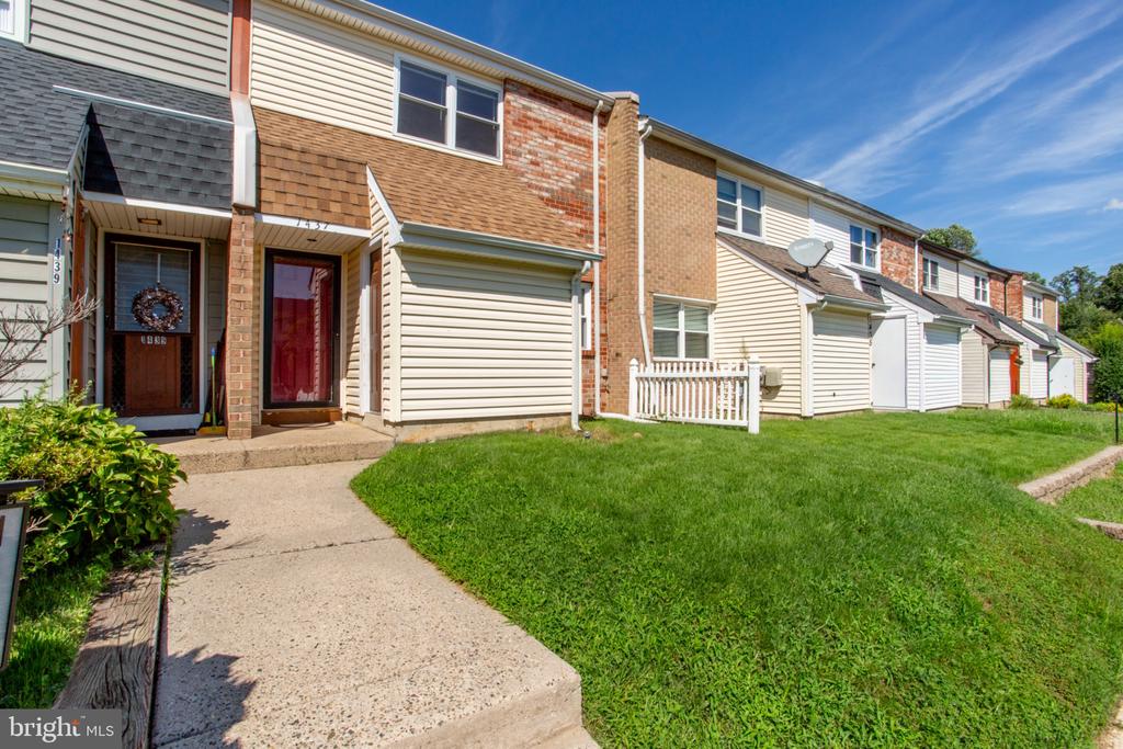 1437 ATTERBURY WAY
