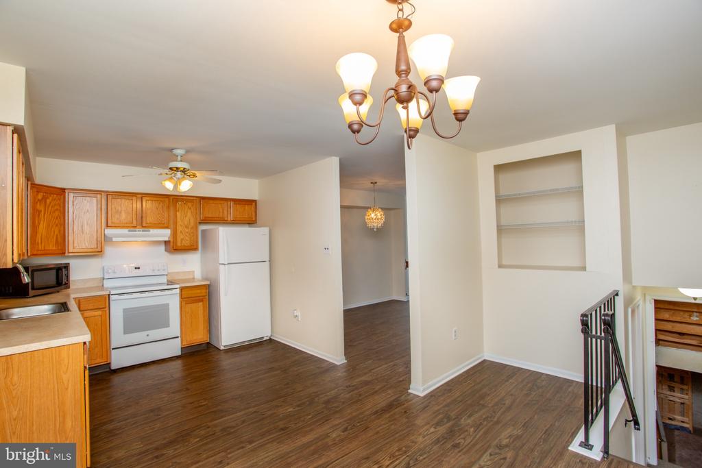 1437 ATTERBURY WAY