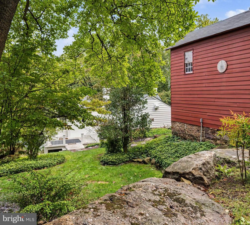2969 RIVER ROAD