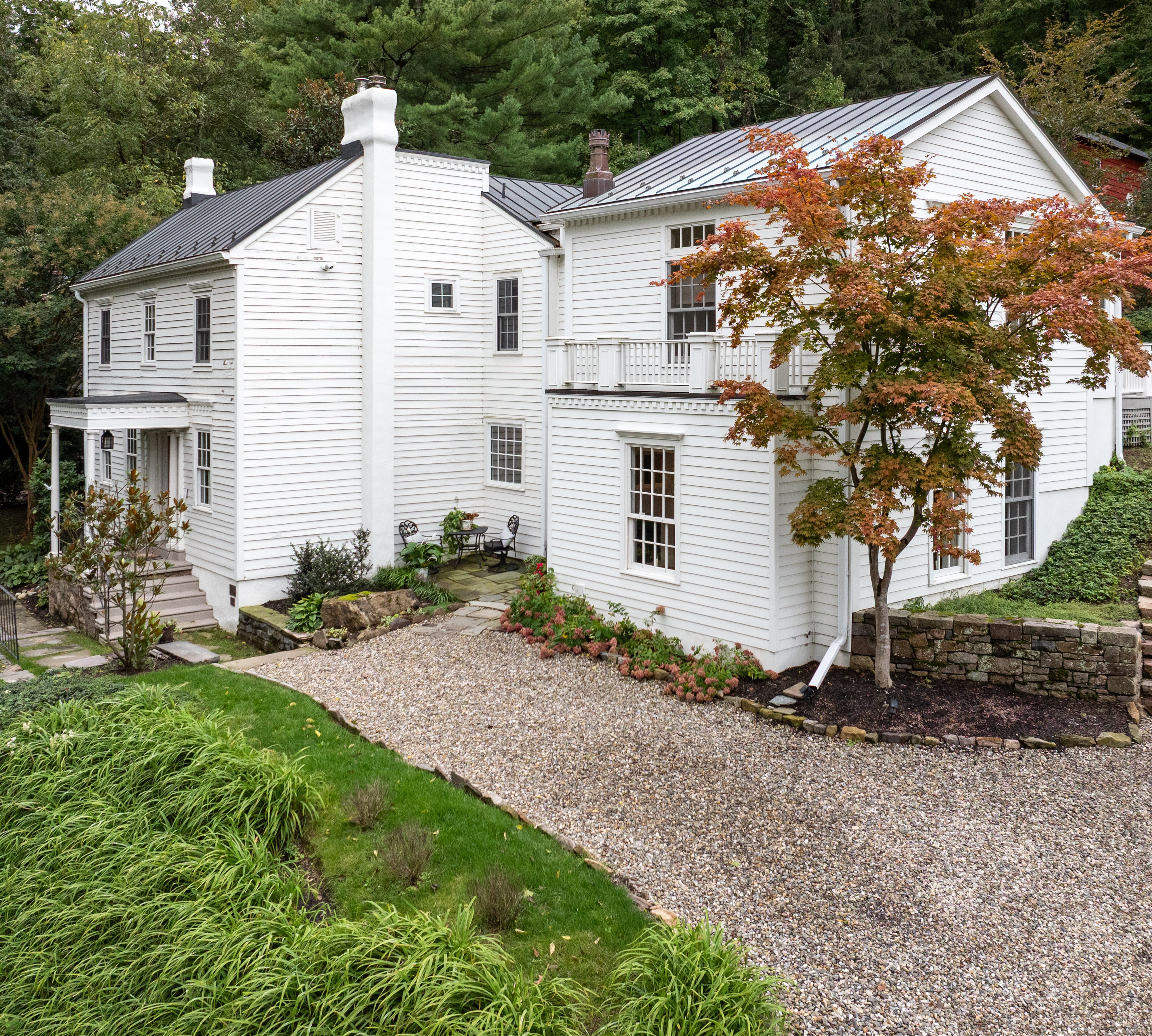 2969 River Road 