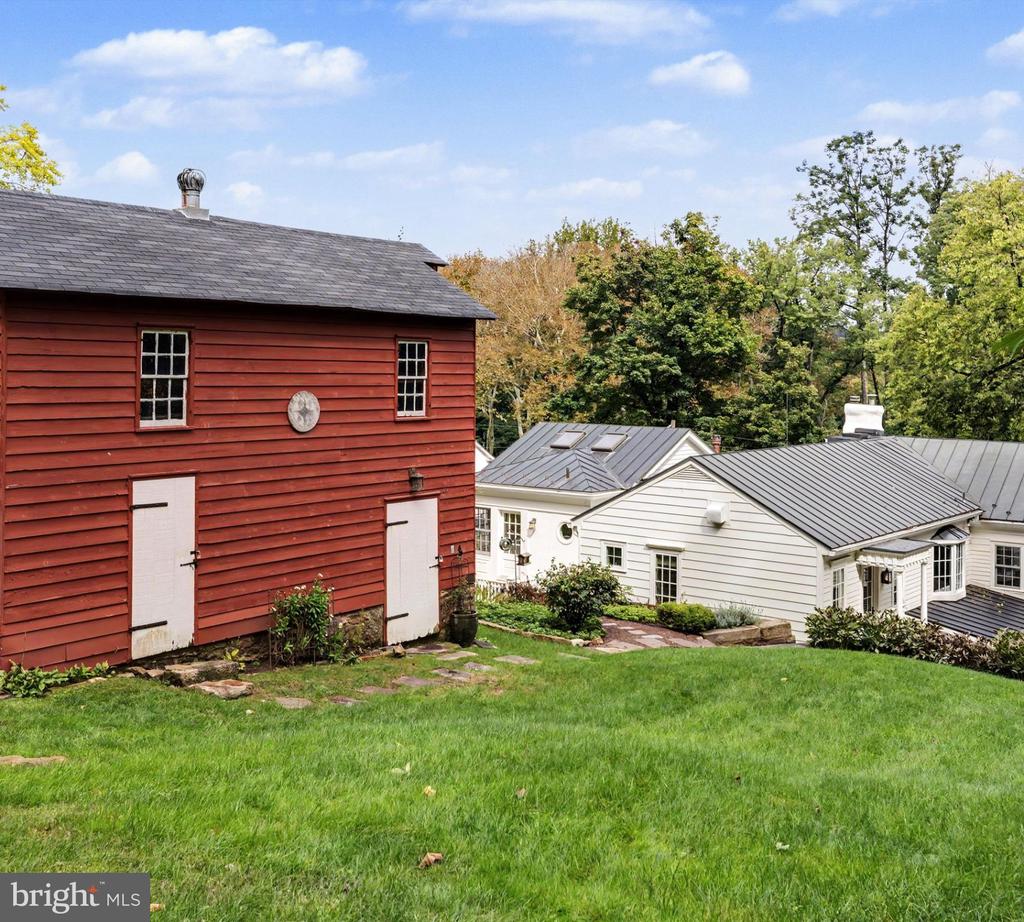 2969 RIVER ROAD