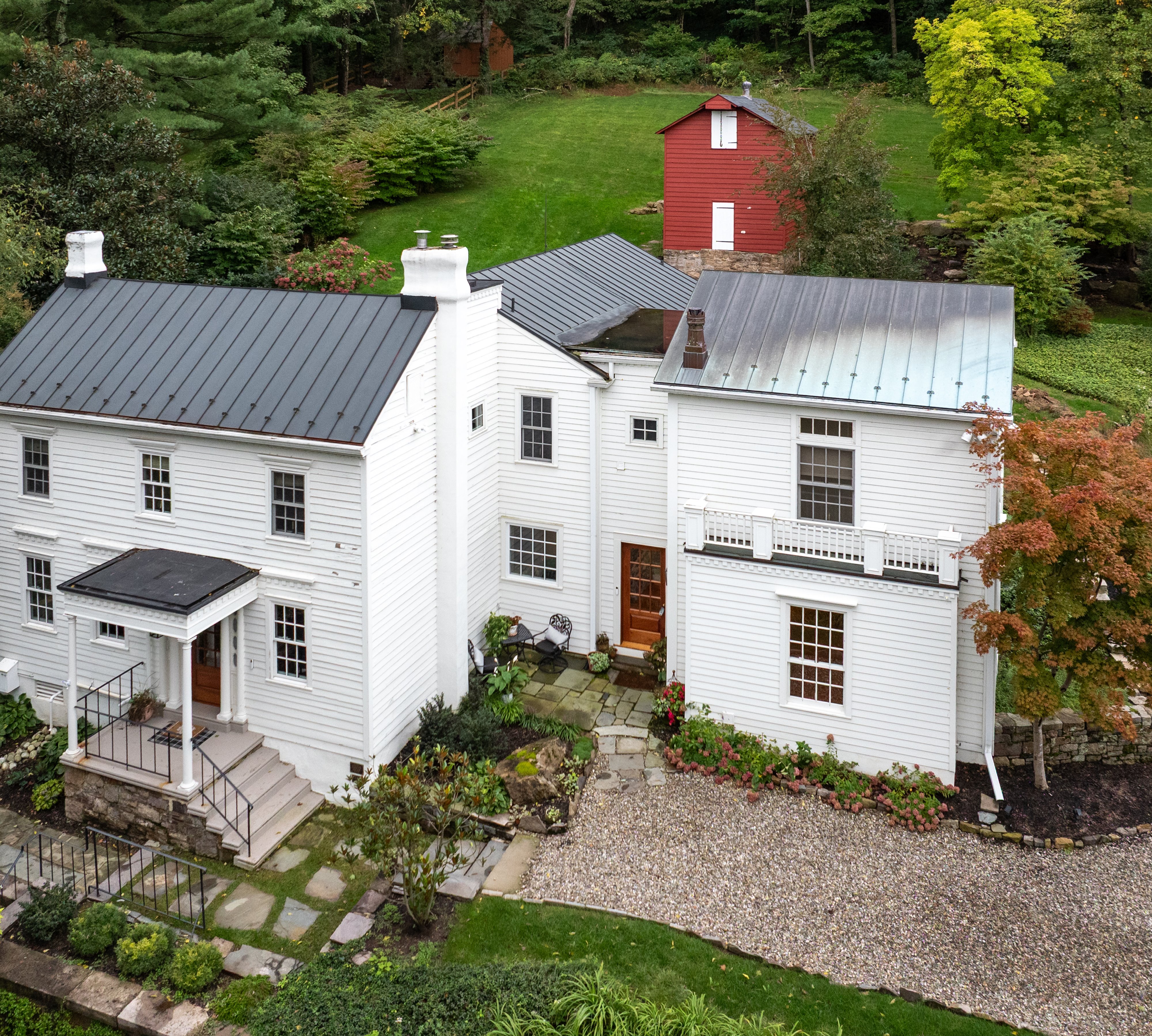 2969 River Road 