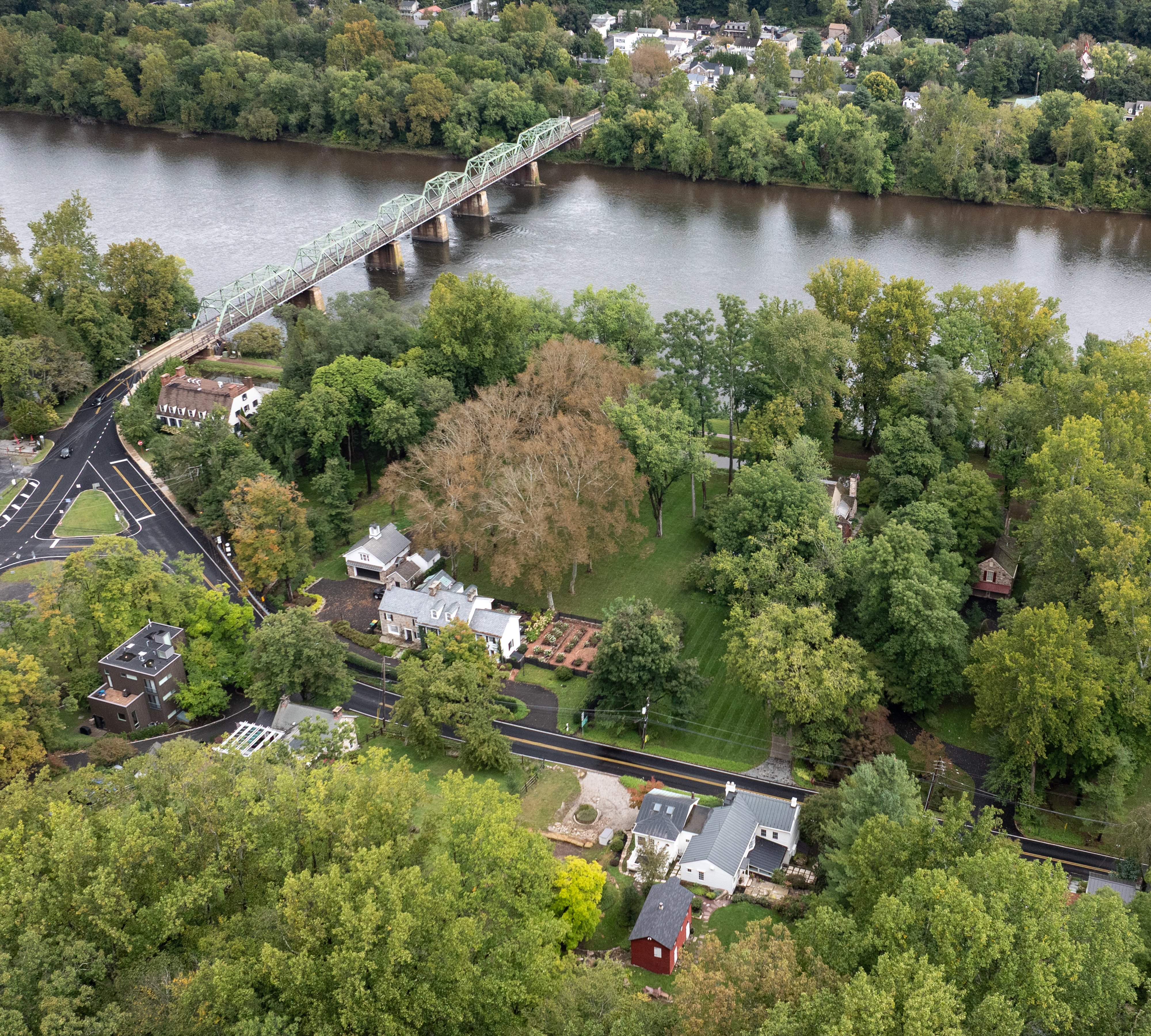 2969 River Road 
