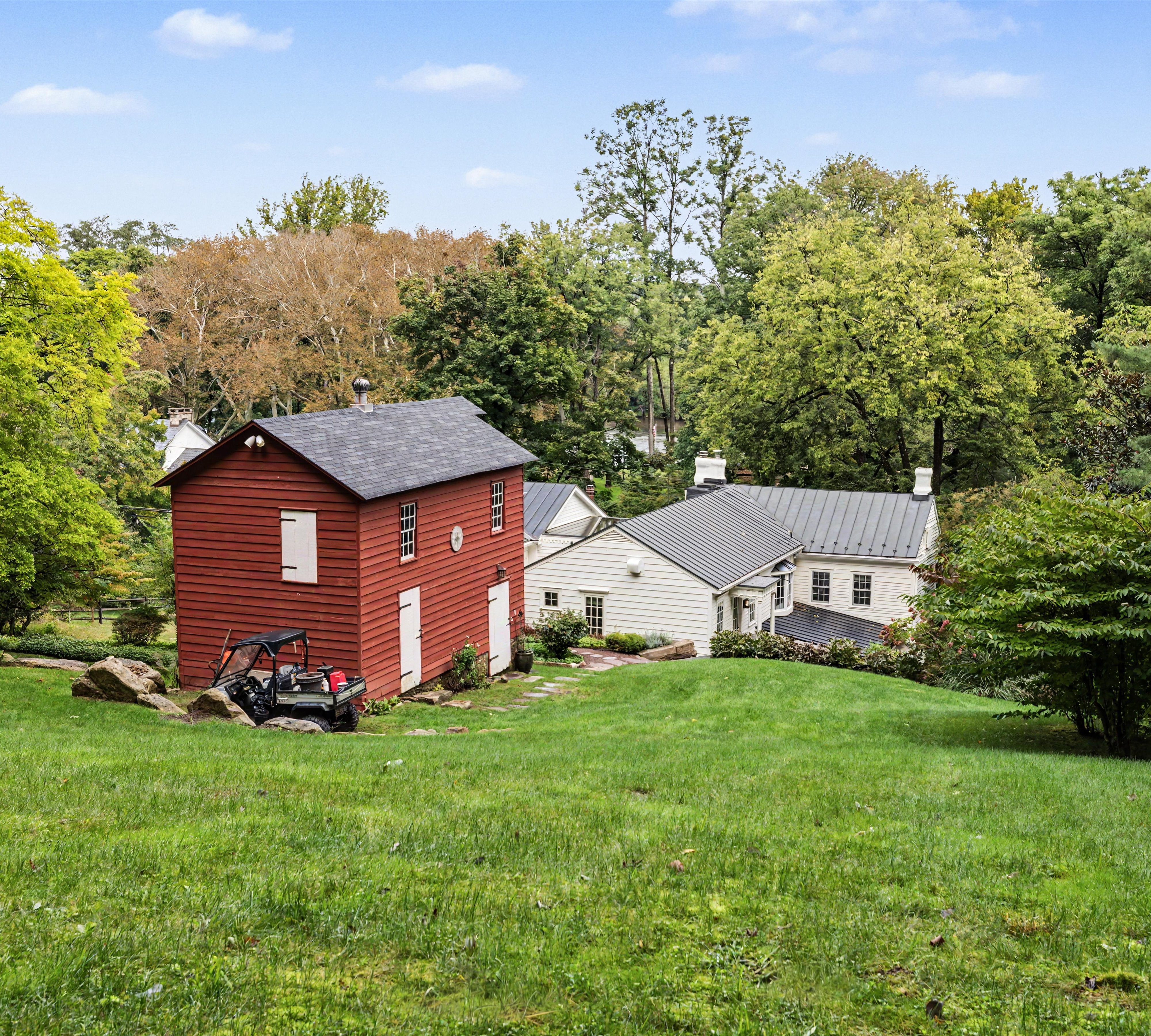2969 River Road 