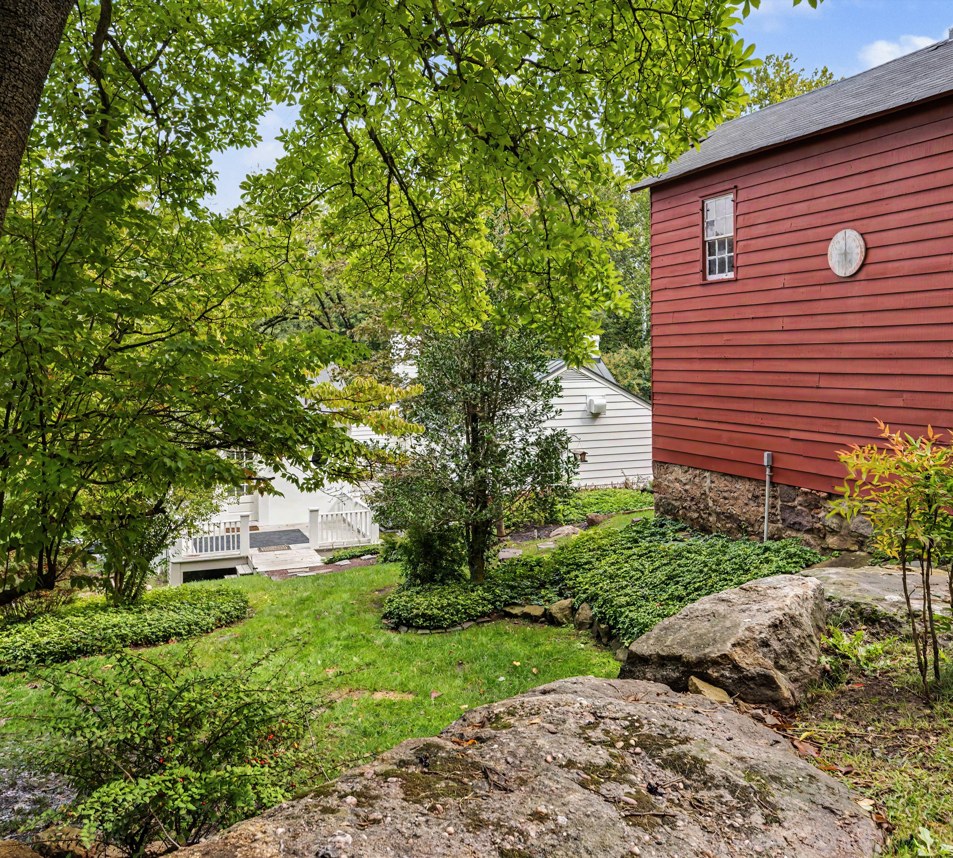 2969 River Road 