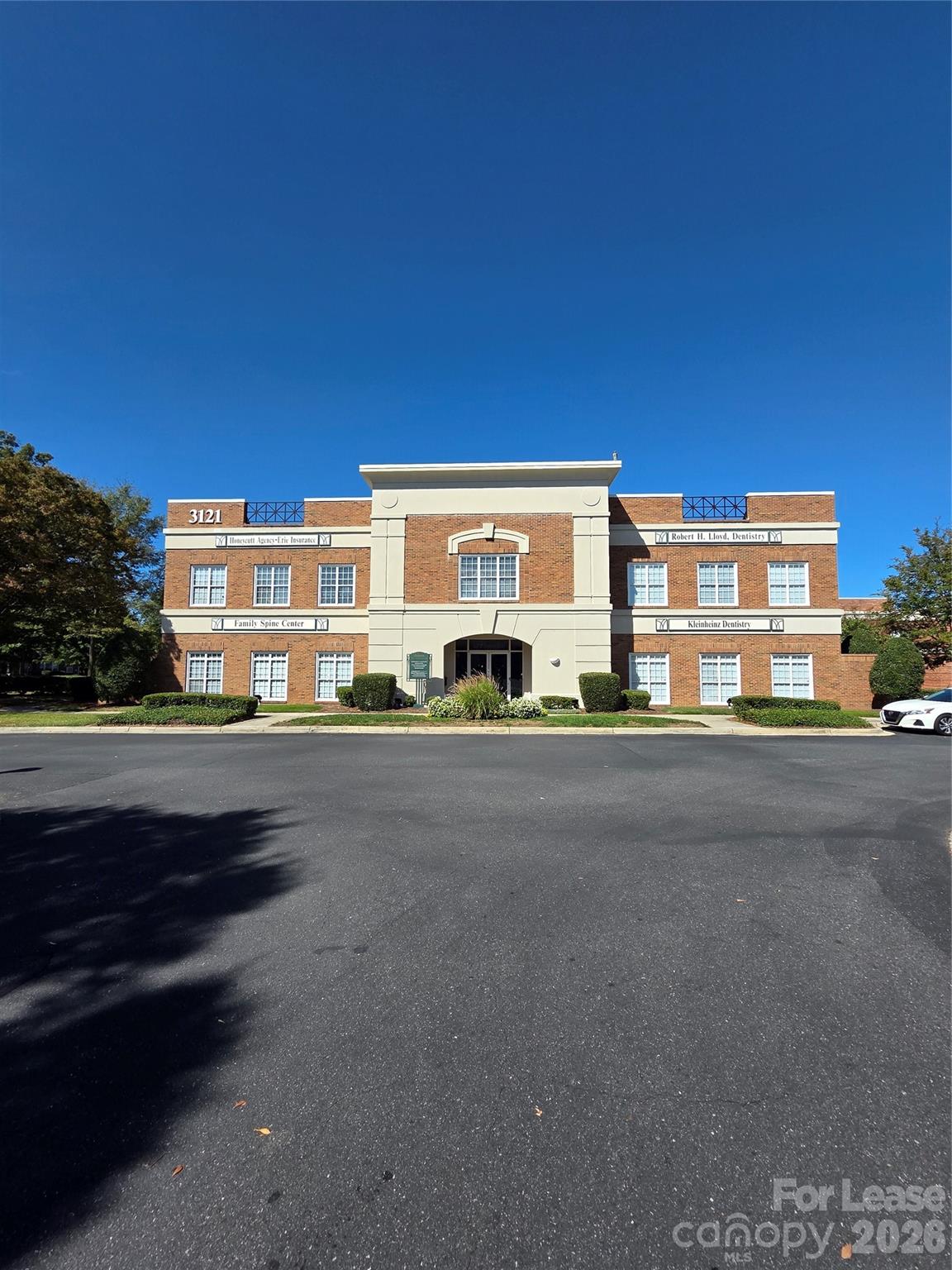 3121 Springbank Lane