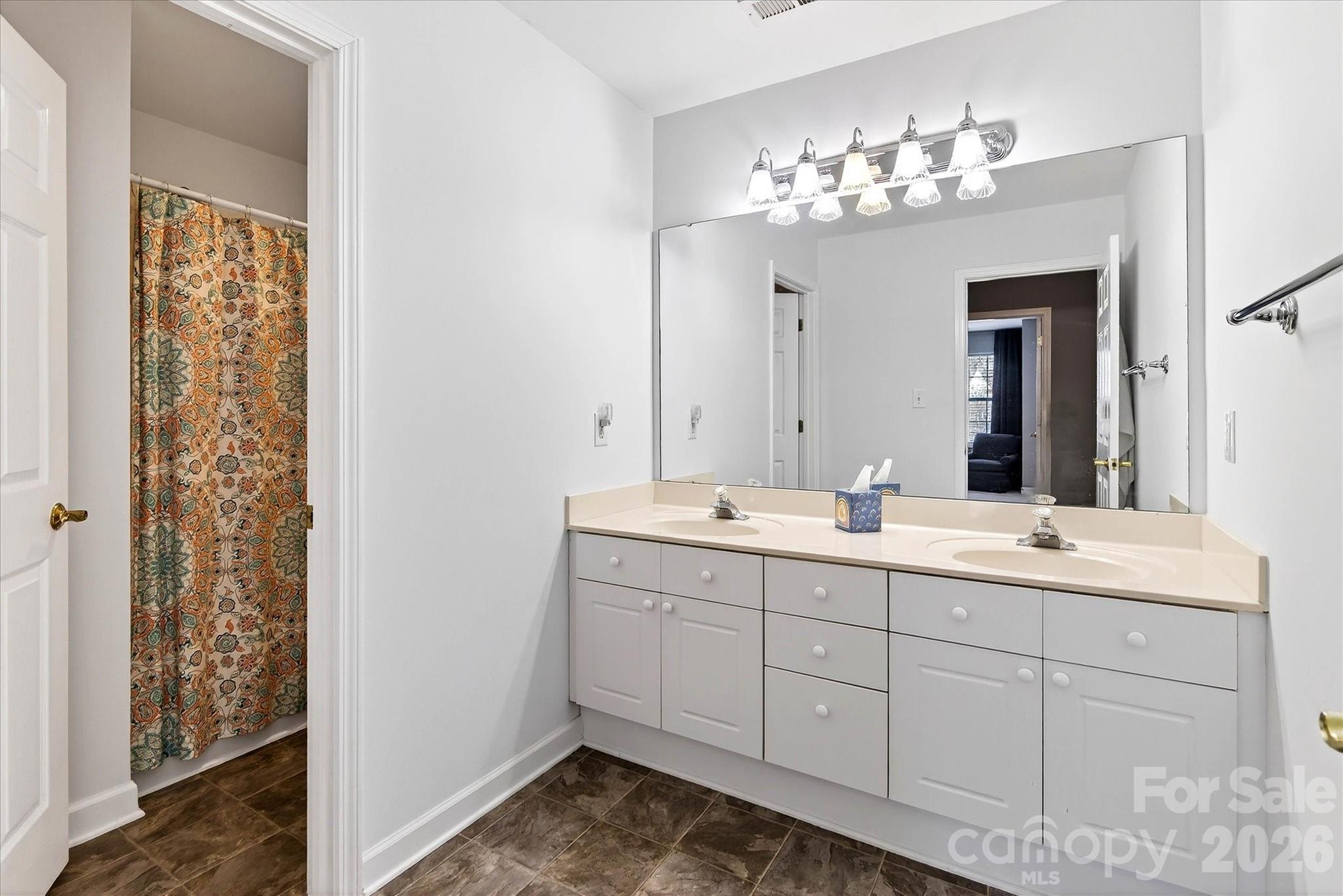 312 Valley Brook Lane SE