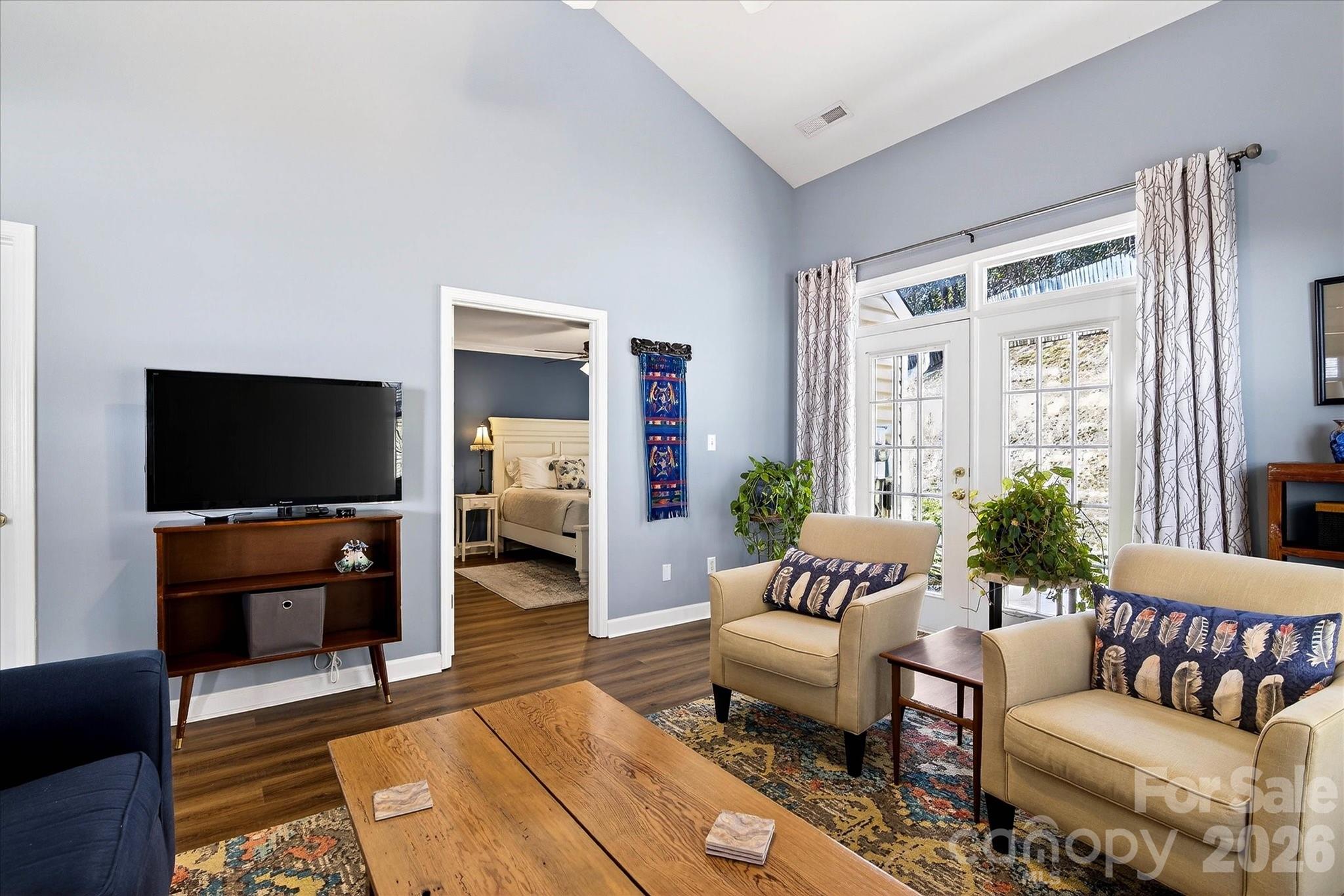 312 Valley Brook Lane SE