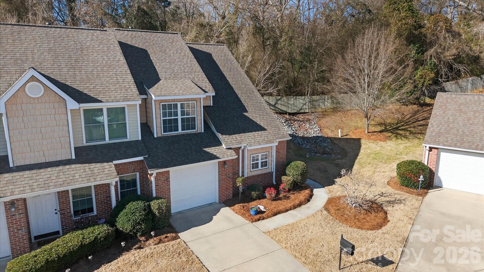 312 Valley Brook Lane SE