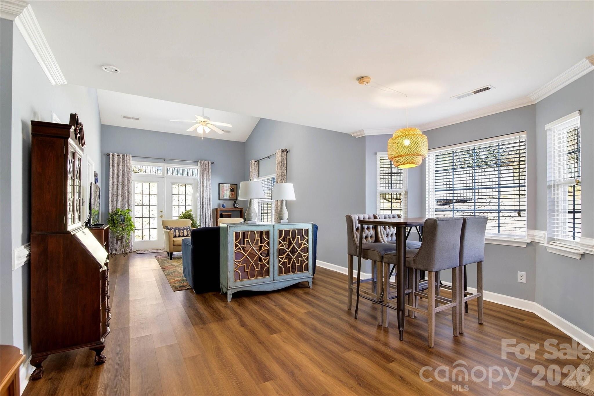 312 Valley Brook Lane SE