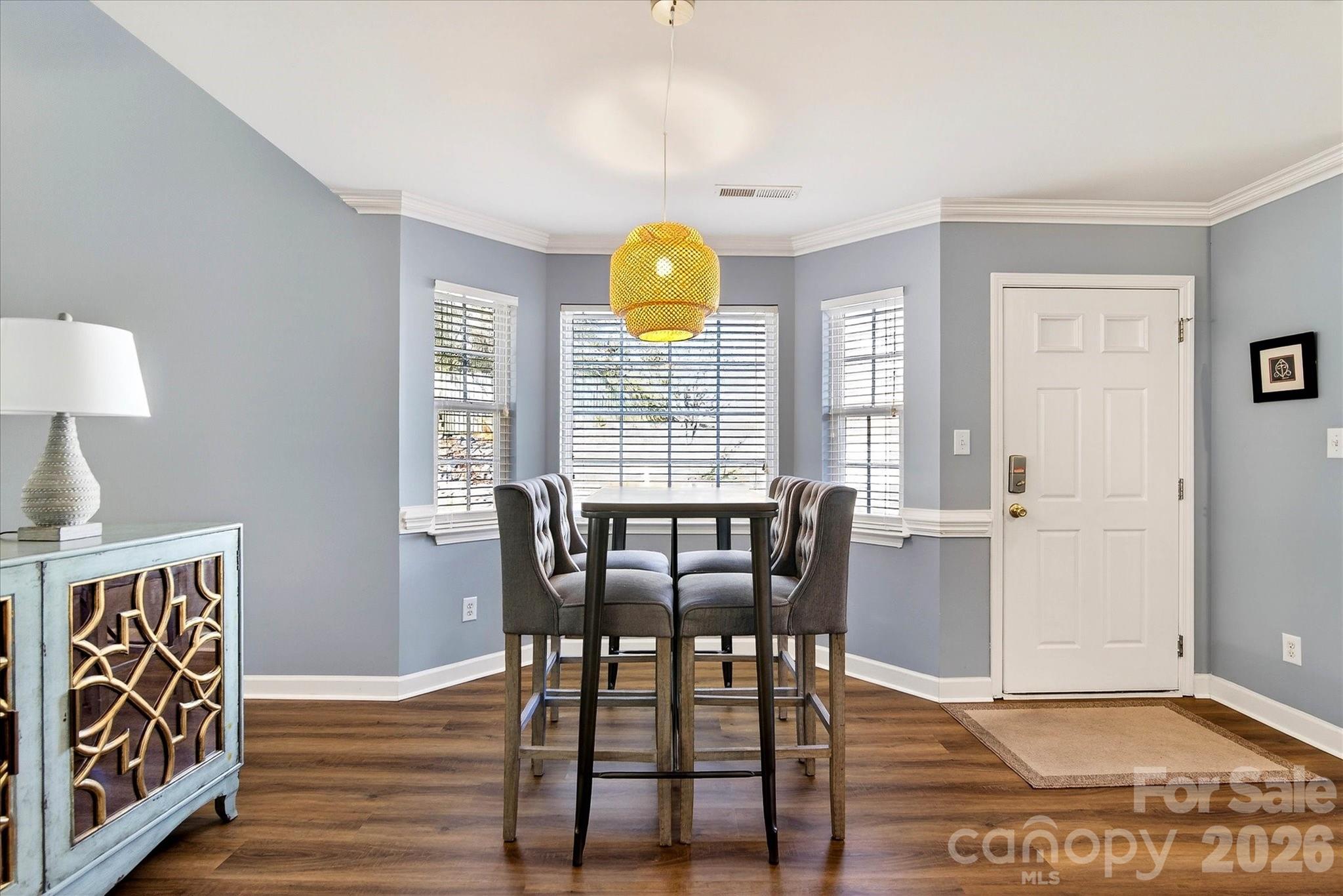 312 Valley Brook Lane SE