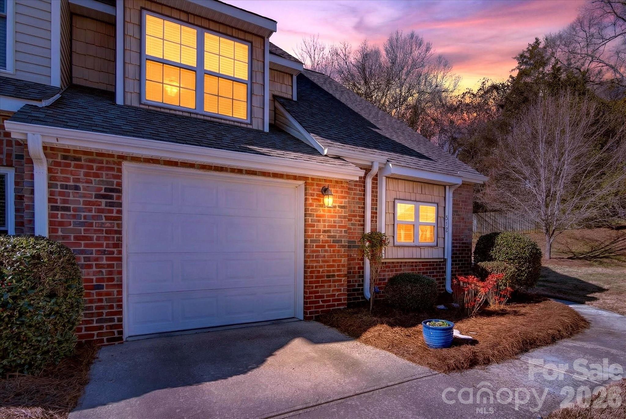 312 Valley Brook Lane SE