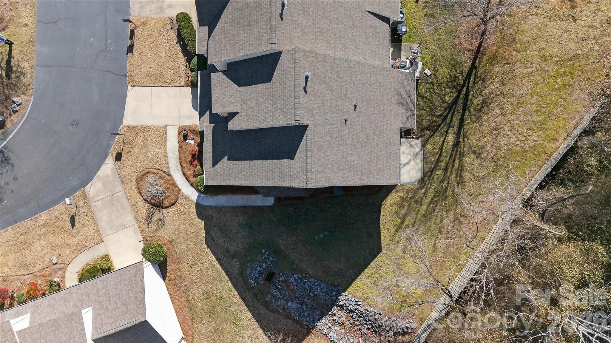 312 Valley Brook Lane SE