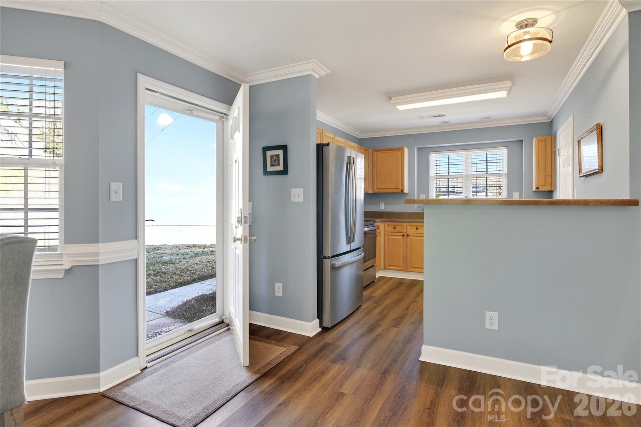 312 Valley Brook Lane SE